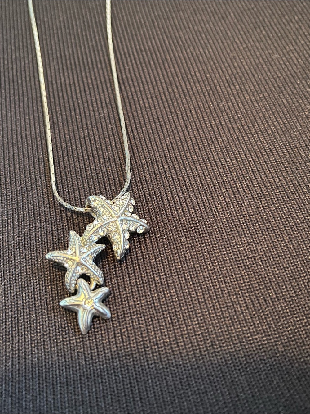Triple Starfish Pendant Necklace in Silver